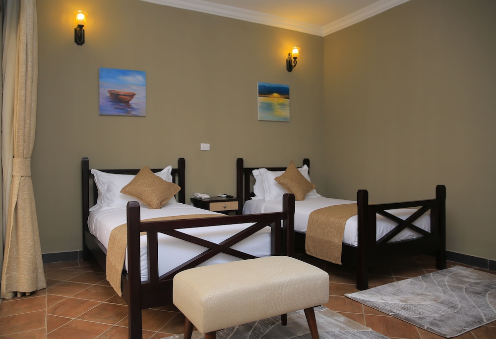 Standard Twin Room, Lake View (Grand View) photo 3