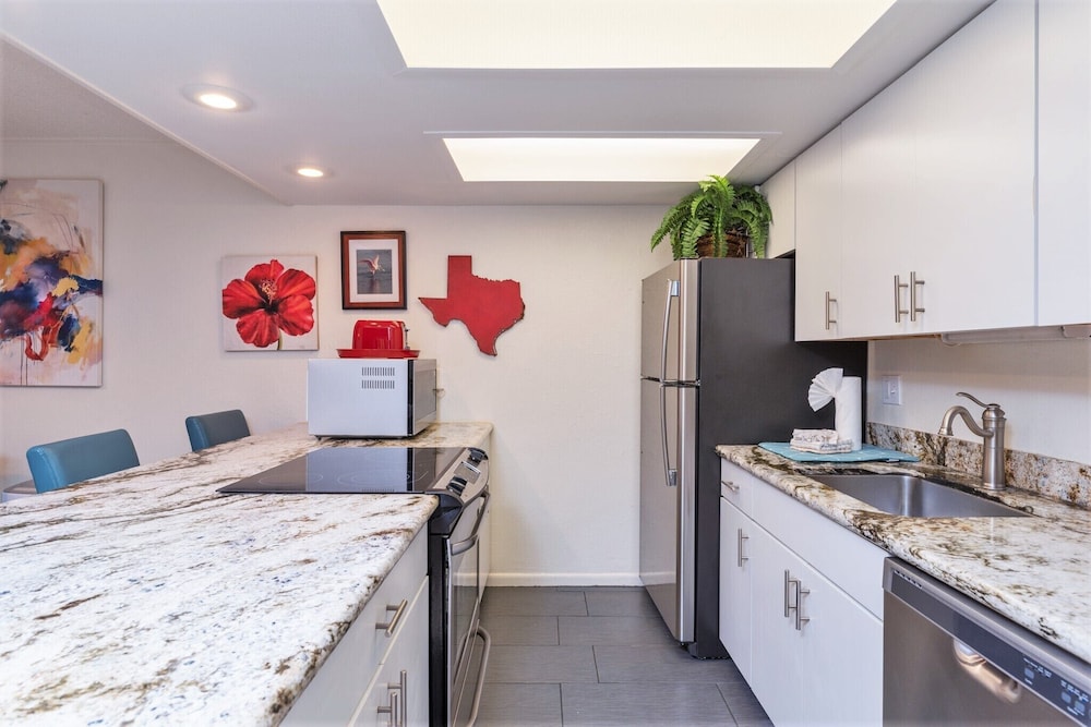 Premium Condo, 2 Bedrooms, Pool View, Ground Floor, photo 6