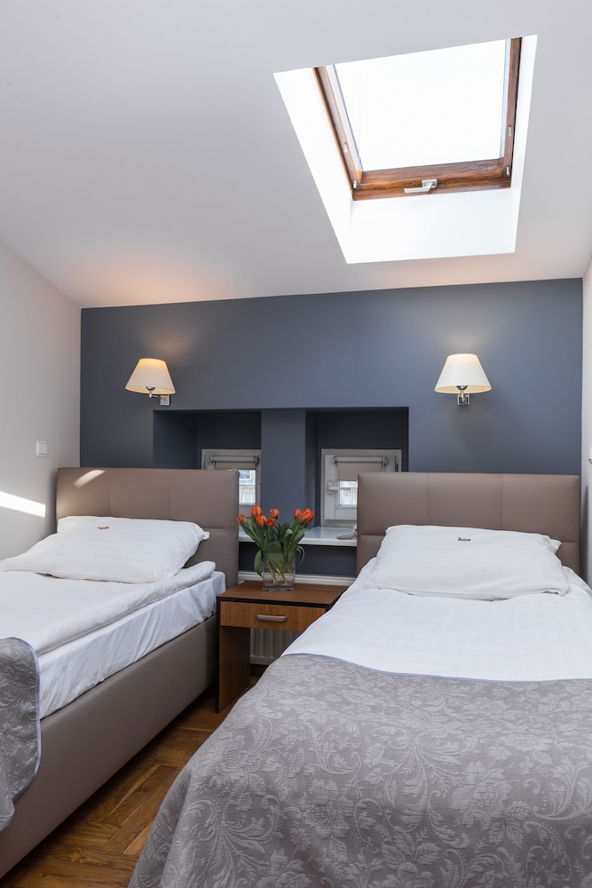 Economy Twin Room