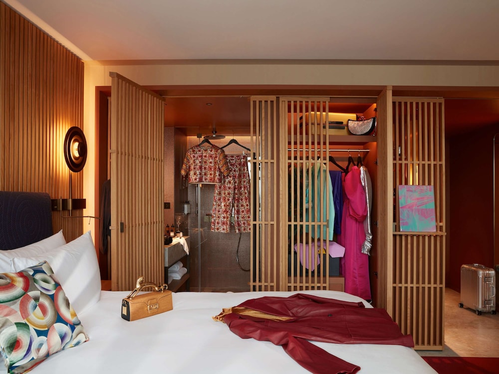 Chambre Iconic Paris Skyline, 1 grand lit, Vue Seine et Tour Eiffel