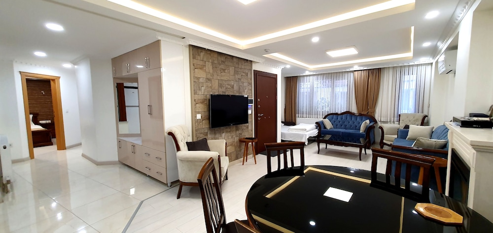 Standard Apartment, 2 Bedrooms, Kitchen, Ground Floor photo 1