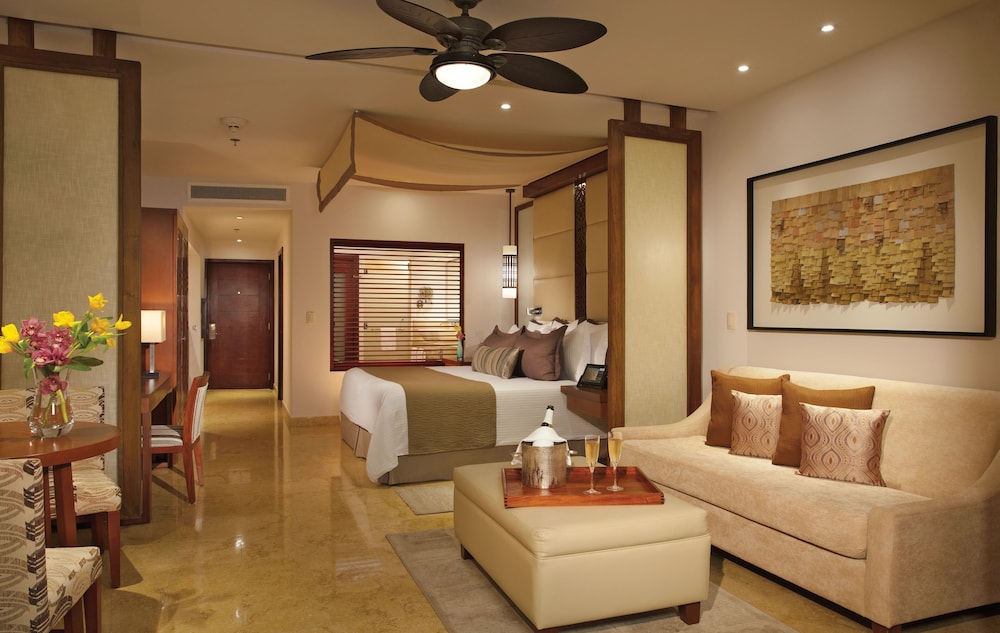 Junior Suite Partial Ocean View - King