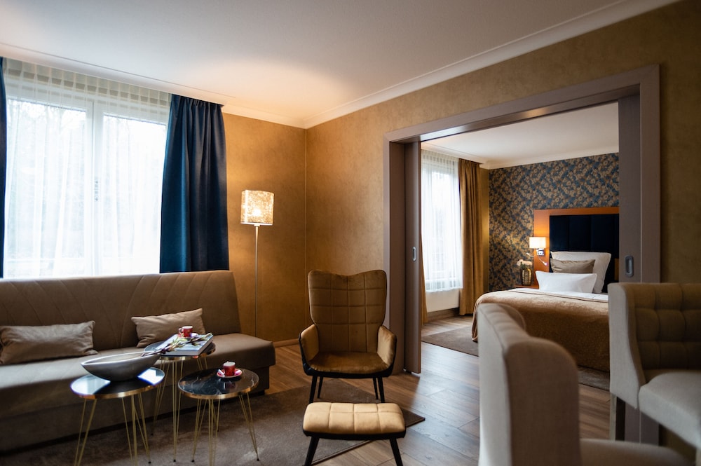 Suite, 1 King Bed, 2 Bathrooms, Garden Area (incl. 3.50€ per room/night Energy Fee) photo 3