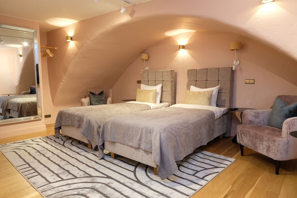 Twin Room, Garden Area