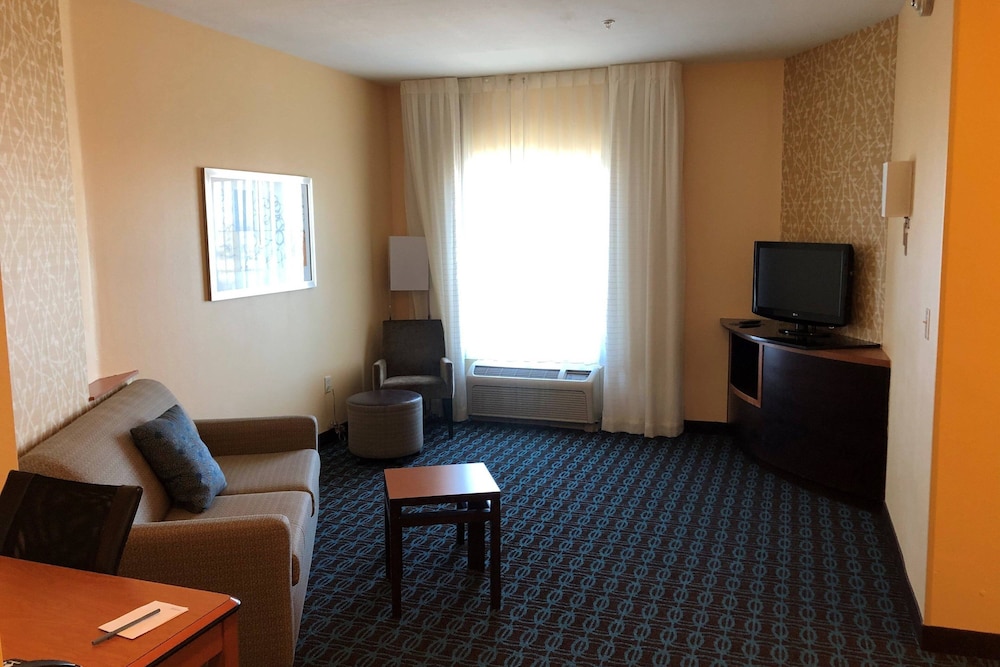 Suite, 1 Bedroom - Photo 1