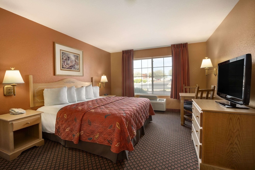 Room, 1 King Bed, Accessible, Non Smoking - Photo 1