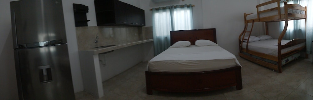 Family Double Room, Multiple Beds, Non Smoking, Refrigerator photo 1