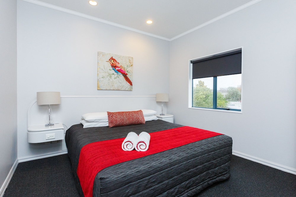 2 Bedrooms Family Suite with Corner Spa (Upstairs) photo 1
