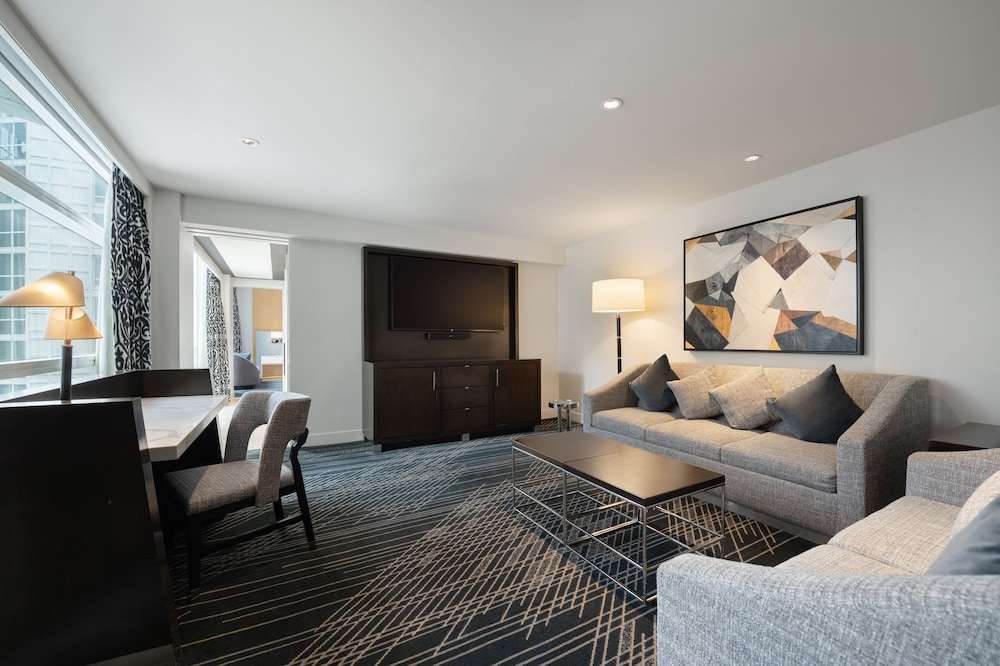 Signature Suite, 1 Bedroom, 1 King Bed, 1 Sofabed