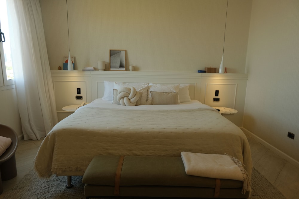 Bianco Suite with Partial Sea View - Photo 1