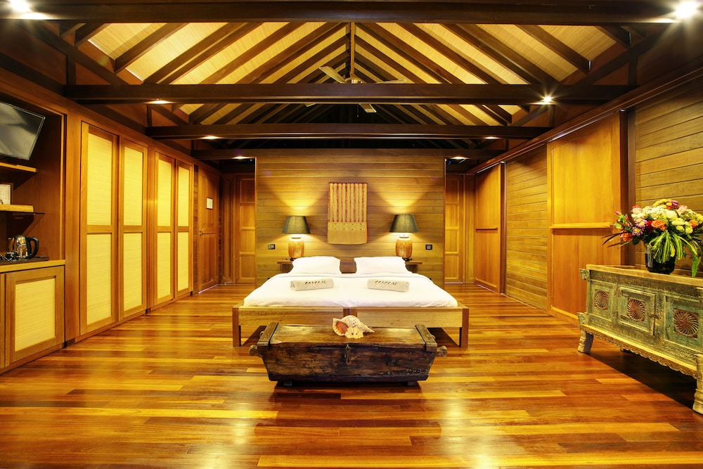 Deluxe Villa, Overwater