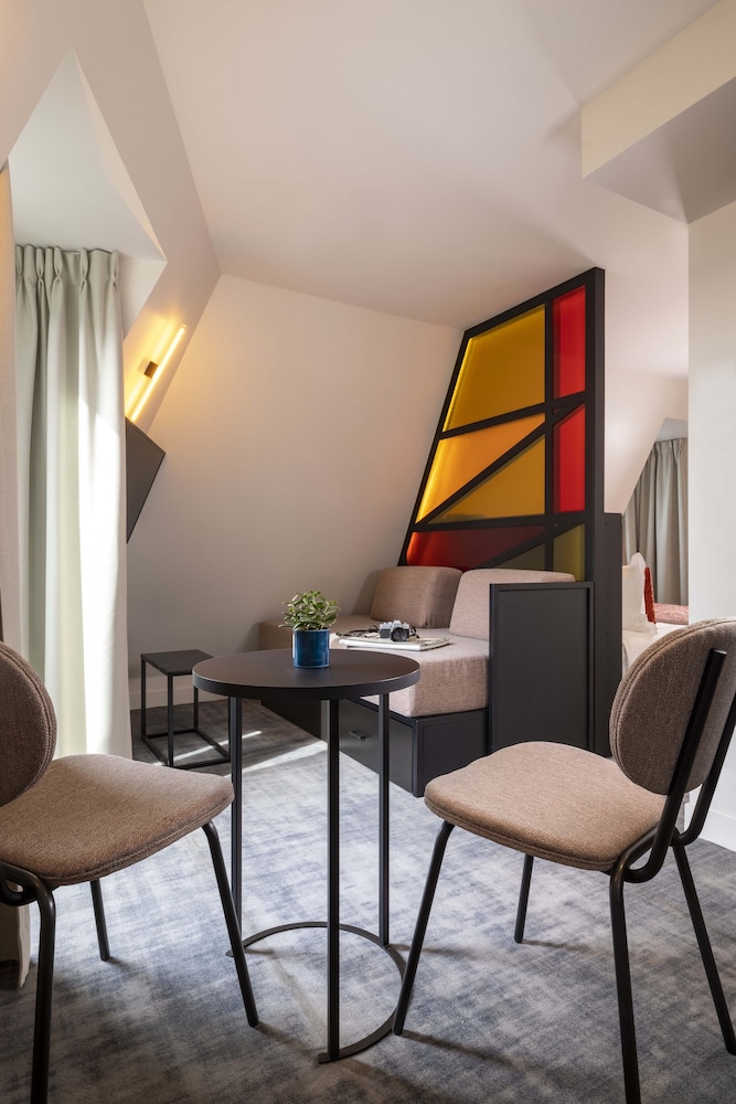 Junior Room (Tour Eiffel)