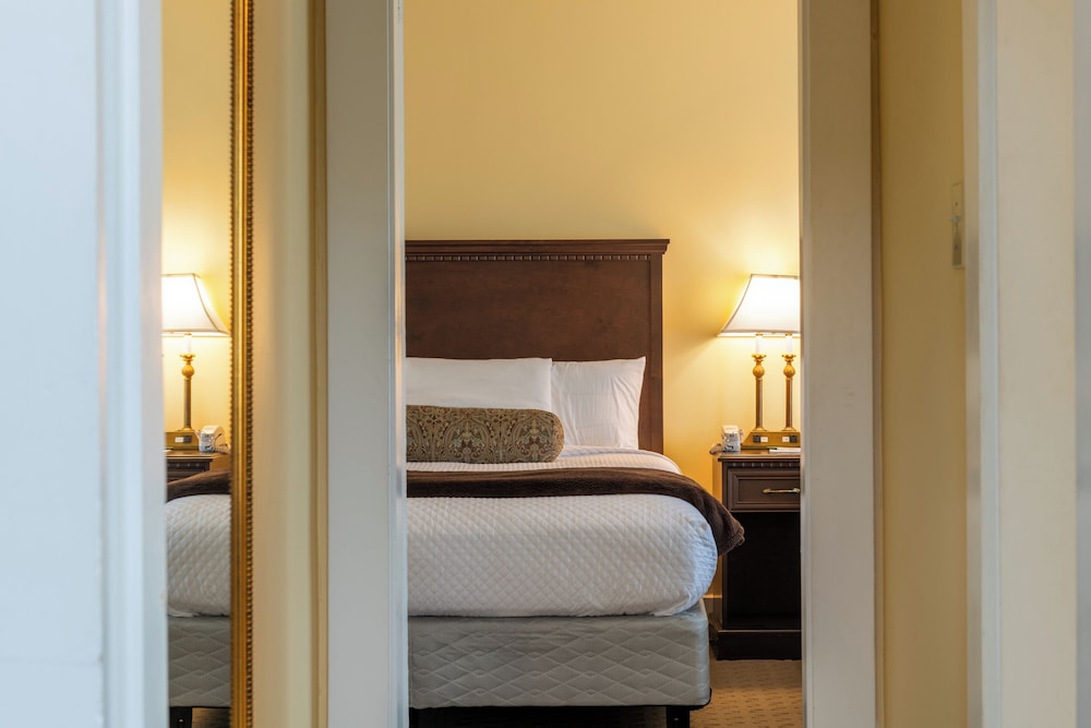 Select King Room photo 3