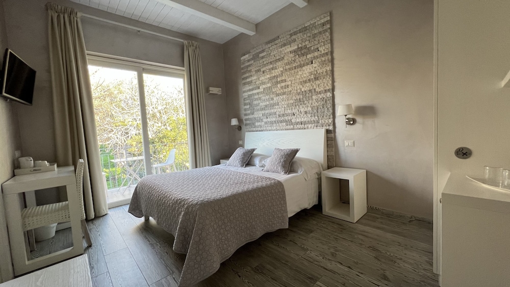 Elite Room