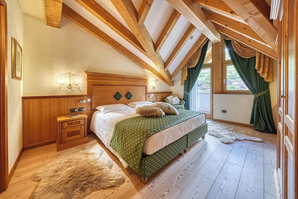 Luxury Suite, 2 Bedrooms, Sauna - Photo 2