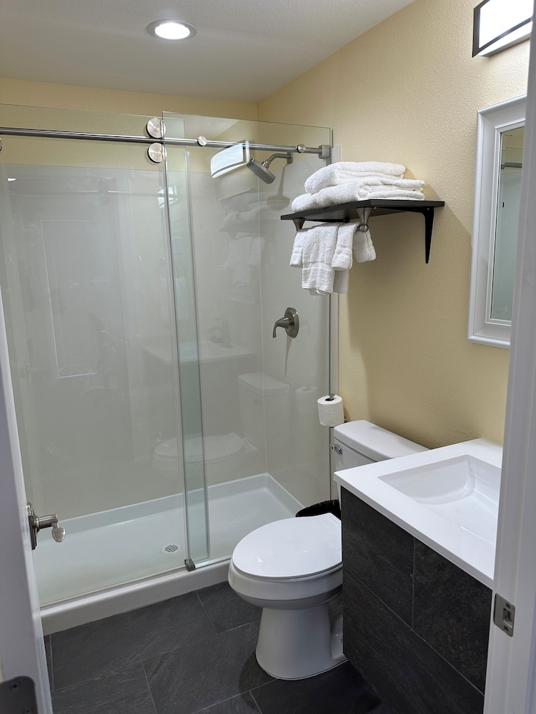 Superior Double Room, 2 Queen Beds, Kitchenette photo 3