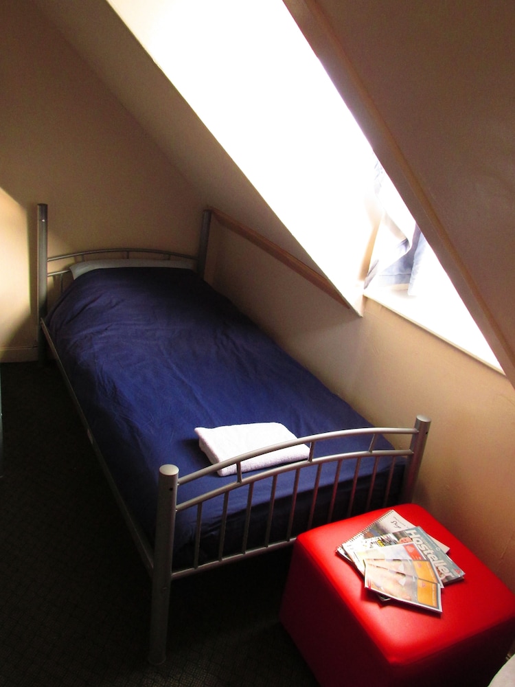 Single Room, Shared Bathroom photo 1