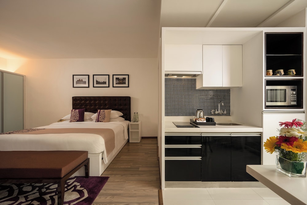 Suite, Balcony (Studio)