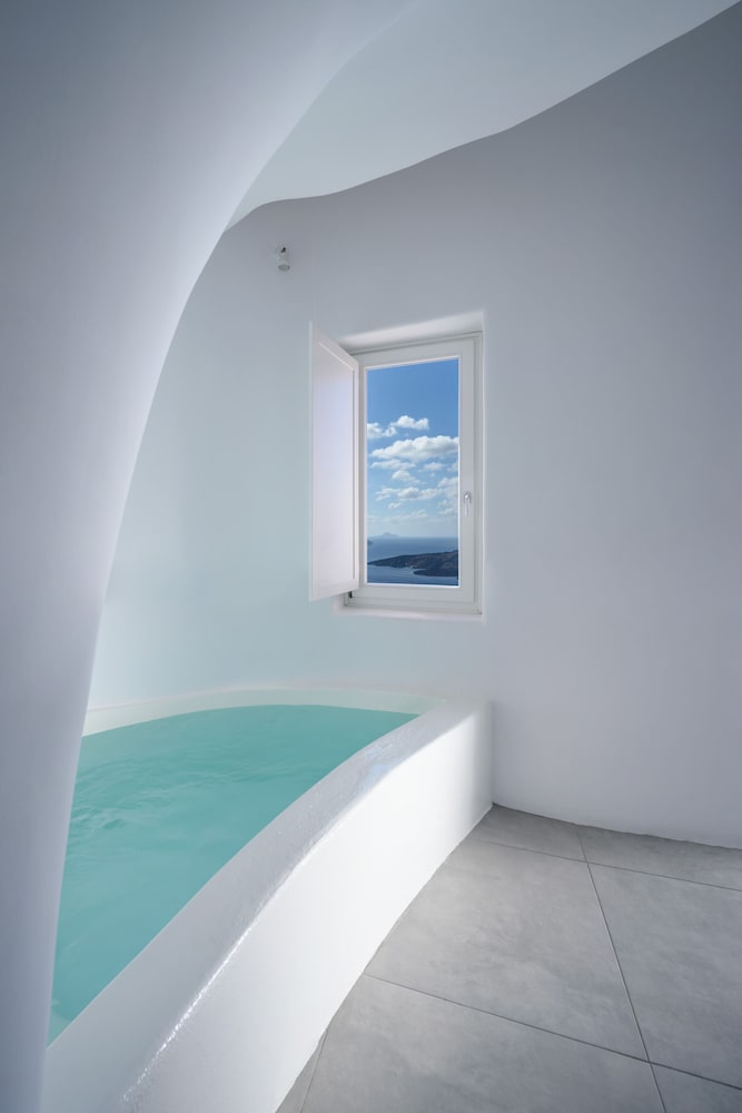 Panoramic Suite, 1 Queen Bed, Sea View - Photo 2
