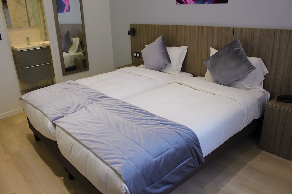 Deluxe Twin Room, 2 Twin Beds, Non Smoking, Courtyard View photo 1