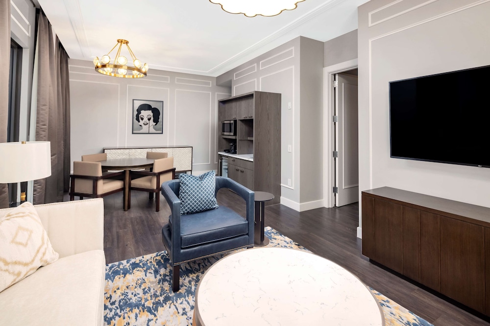 Suite, 1 Bedroom (Plus)