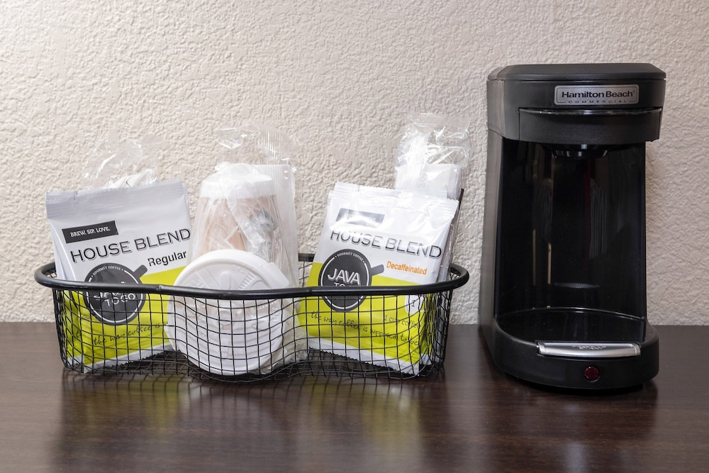 Premium Suite, Multiple Beds (Upgraded Bedding & Snack, Smoke Free) - Photo 9
