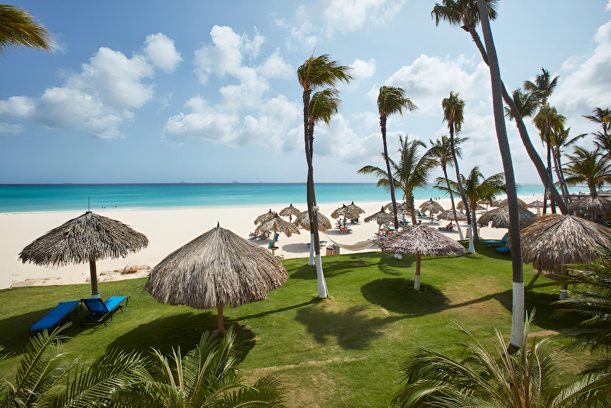 Standard Room, 1 King Bed, Beachside photo 2