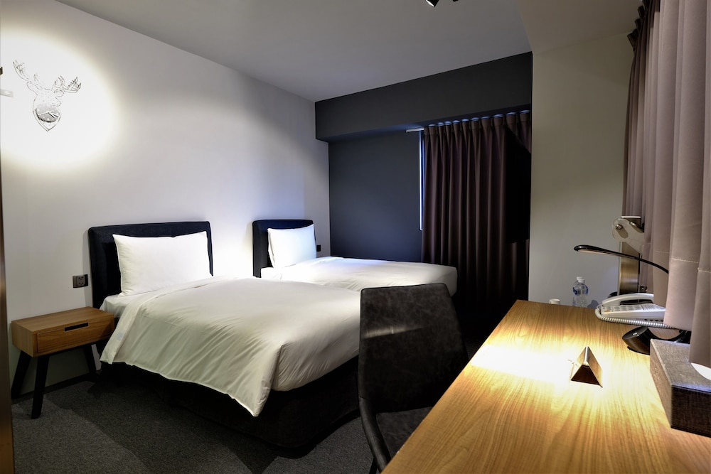 Standard Twin Room, 2 Twin Beds - Photo 3