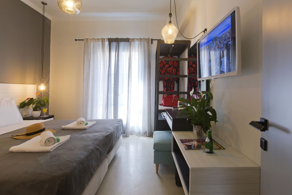 City Suite, 1 Bedroom, Kitchenette, City View photo 3