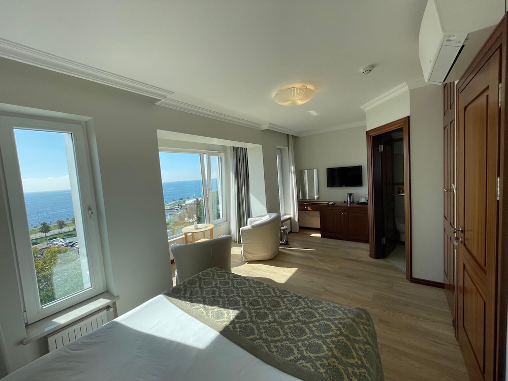 Deluxe Double Room, 1 Double Bed, Sea View photo 3
