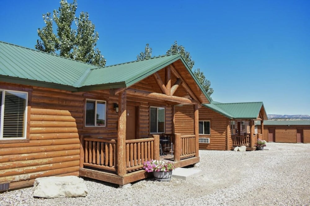 Premier Cabin, 1 Queen Bed