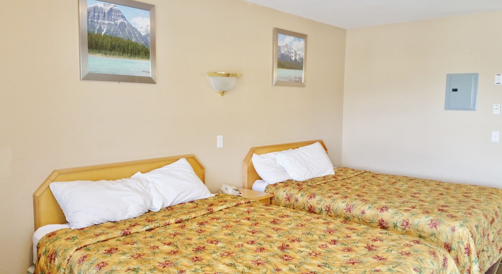 Double Room with Two Double Beds photo 3
