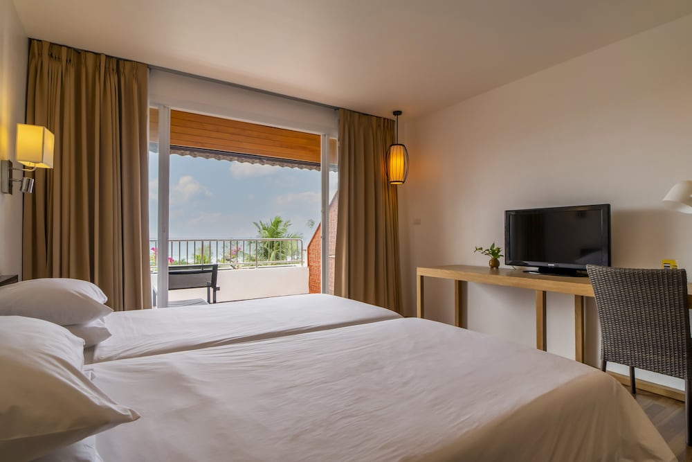 Deluxe Room, 2 Twin Beds, Non Smoking, Sea View - Photo 1