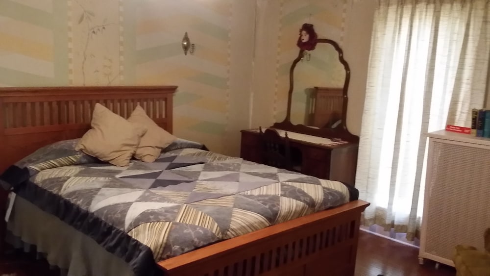 Standard Room, 1 Queen Bed (Gatsby Room) photo 2