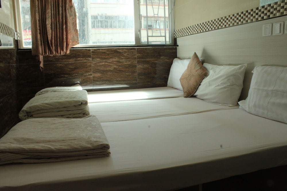 Standard Triple Room (With Window) photo 2