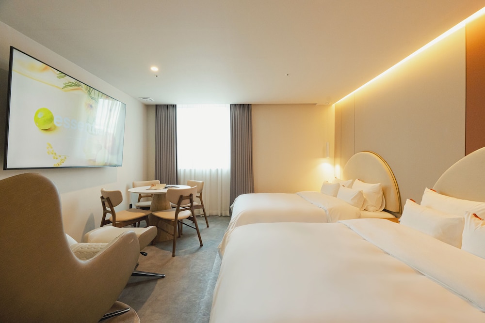 Signature Twin Room