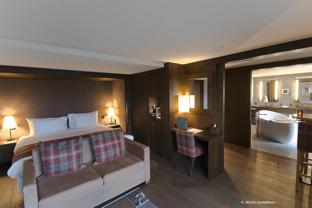 Deluxe Suite photo 1