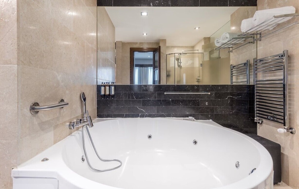Premium Suite (Single Use)
