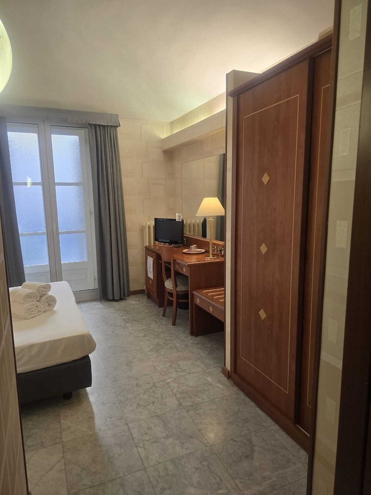Standard Double or Twin Room, 1 Bedroom photo 2