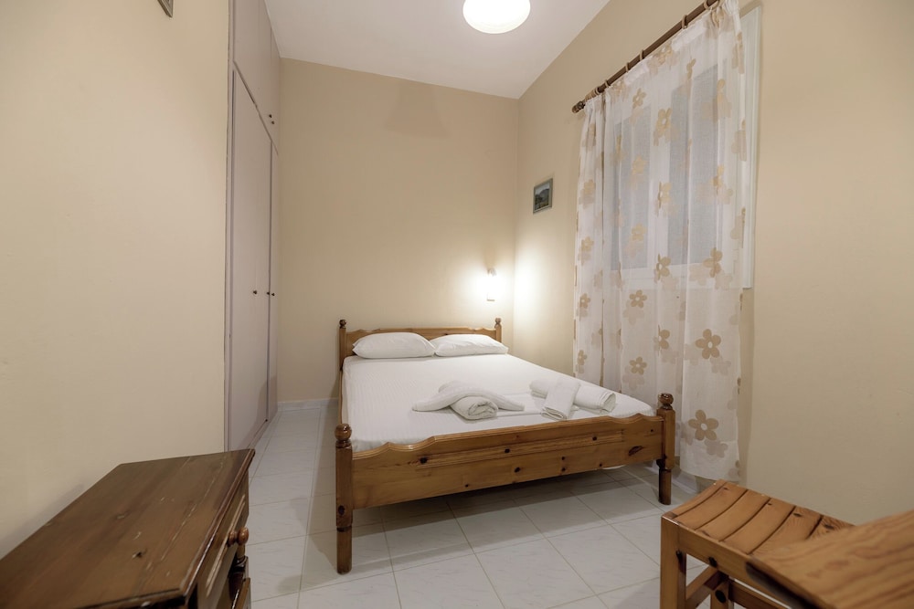 Standard Room, 2 Queen Beds, Non Smoking - Photo 1