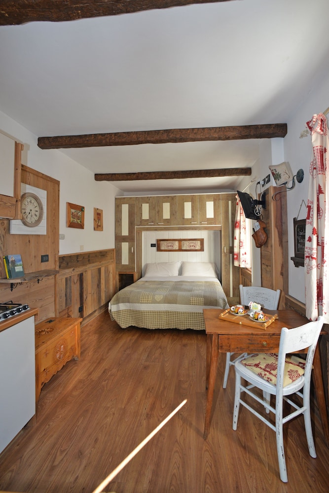 Studio, Kitchenette, Mountain View (Petronilla)