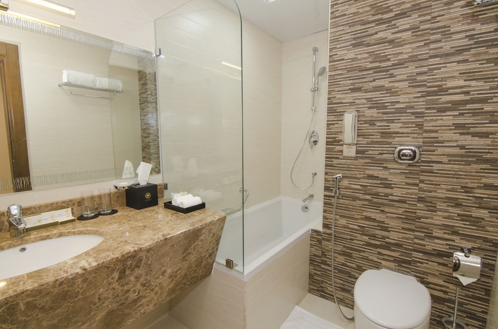 Al Murooj Suite photo 3