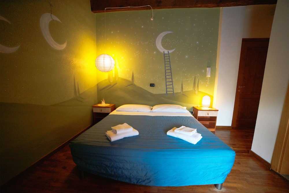 Double Room, 1 Queen Bed photo 1