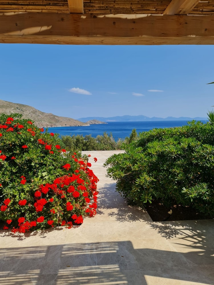 Classic Apartment, Sea View photo 1