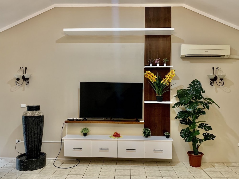 Exclusive Condo photo 1