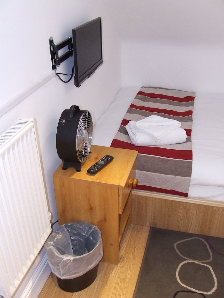 Small Single Room photo 3