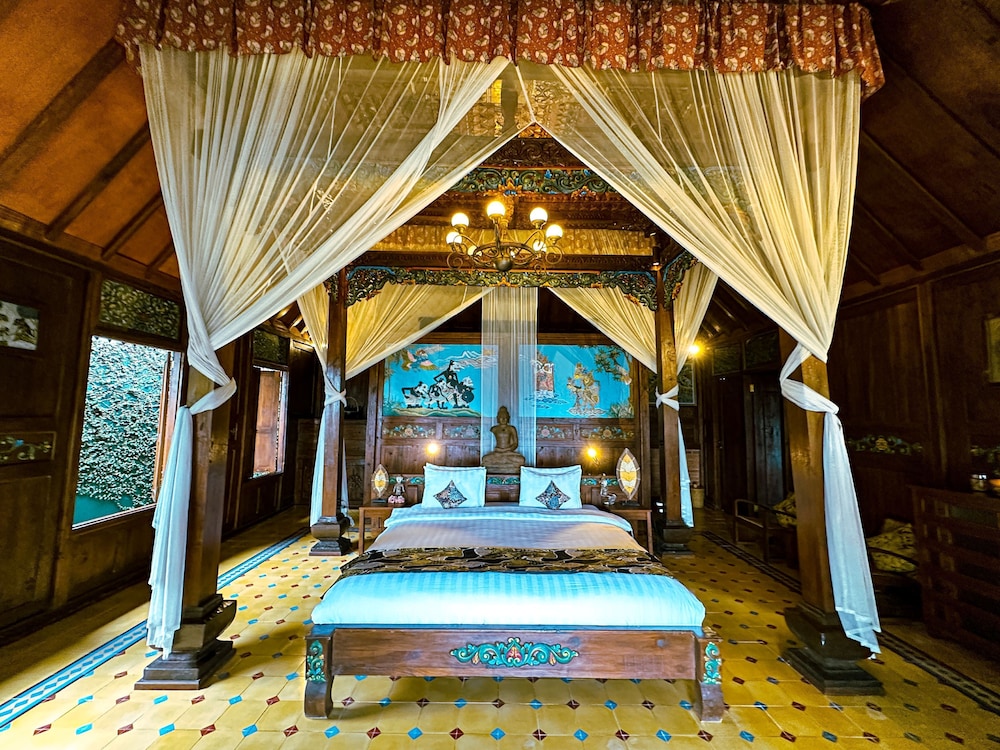 Suite, 1 King Bed photo 3