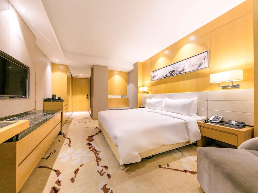 Superior Room, 1 King Bed