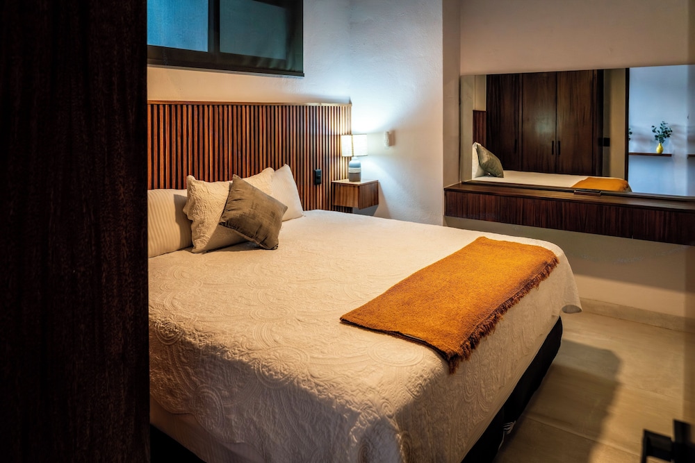 Deluxe Studio Suite