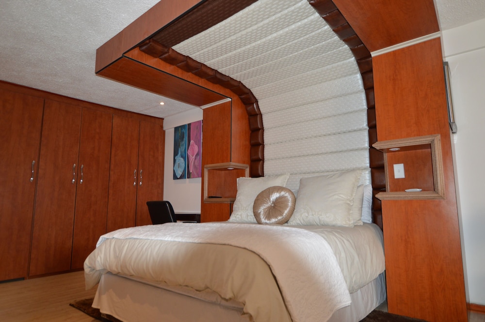 Spacious Deluxe photo 2